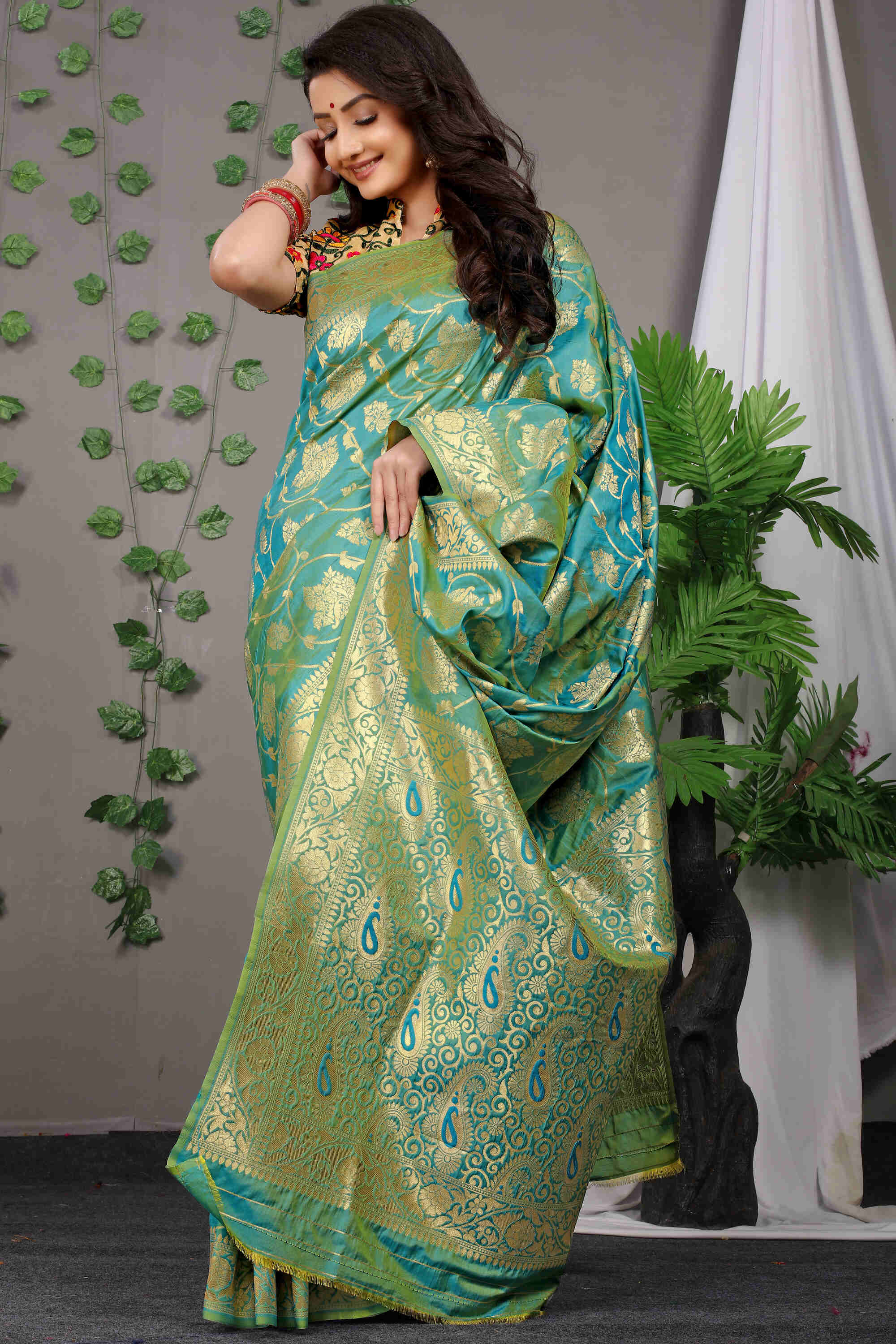 Green Soft Banarasi Silk Woven Zari Saree