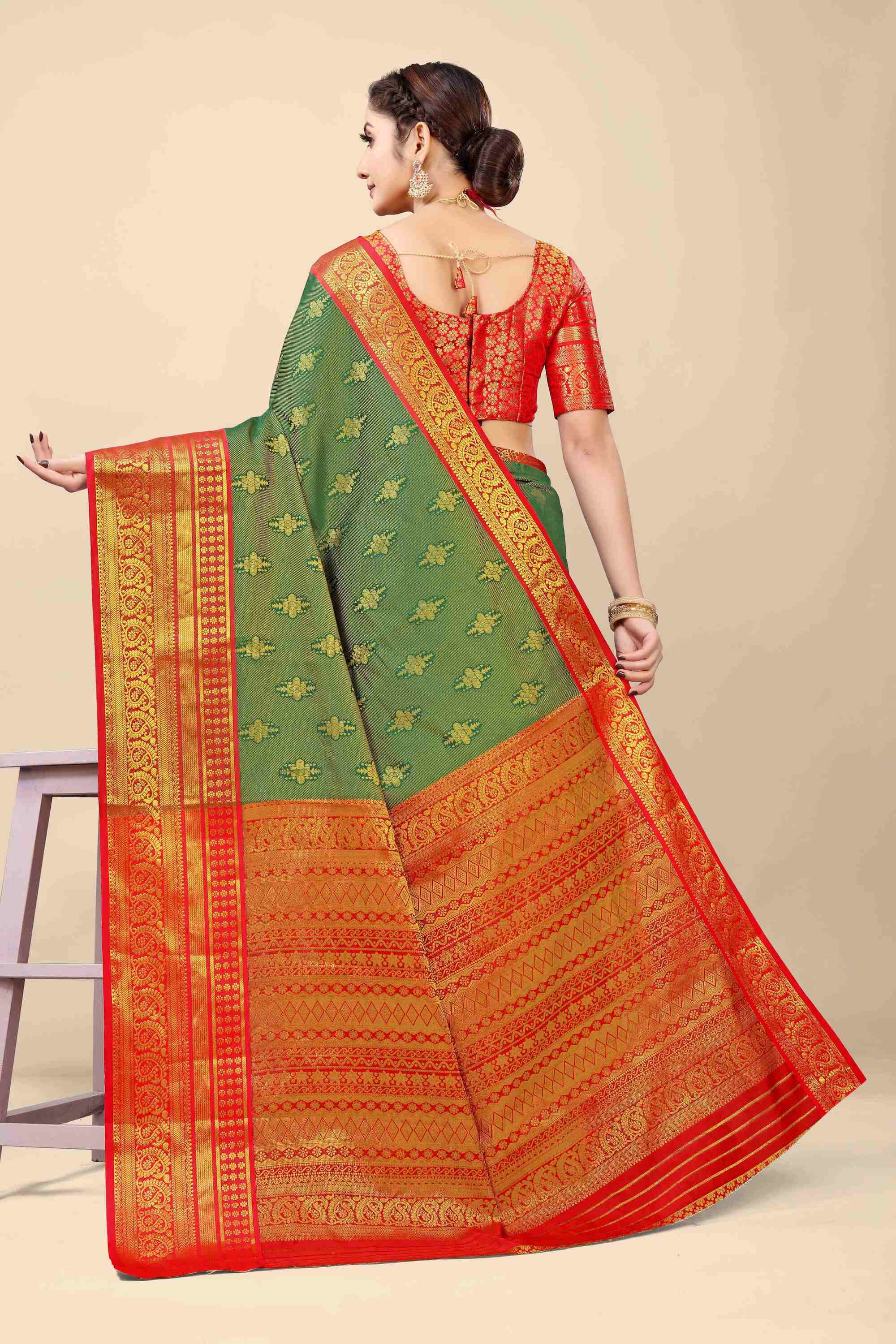 Dark Green Kanjivaram Silk Woven Zari Saree