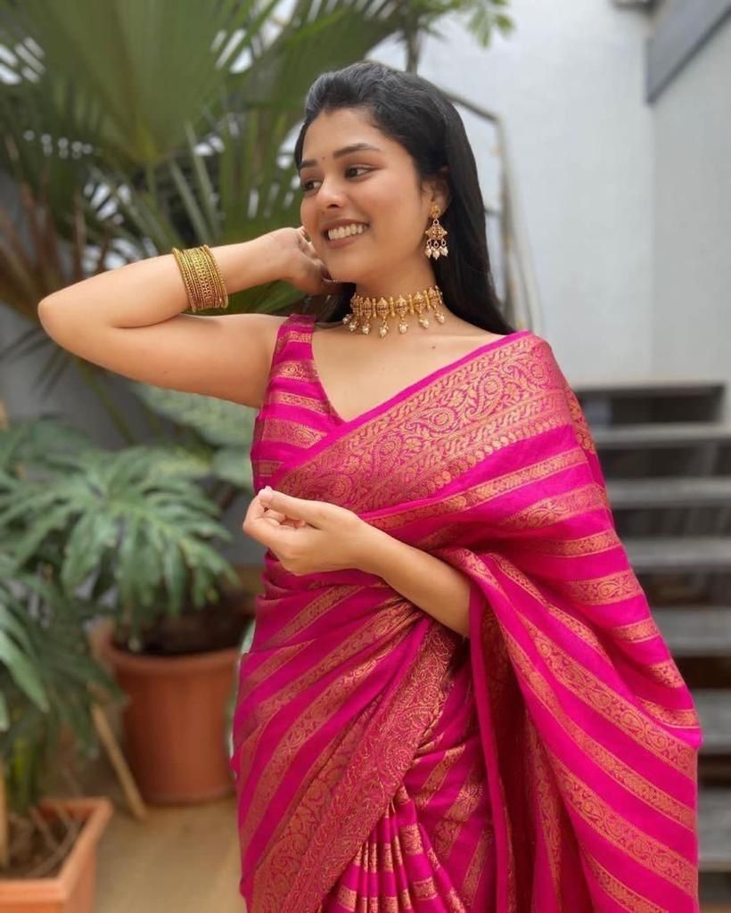 Pink Soft Silk Saree With Excellent Blouse Piece