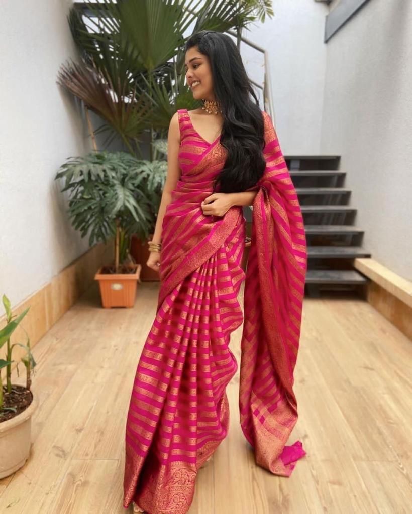 Pink Soft Silk Saree With Excellent Blouse Piece