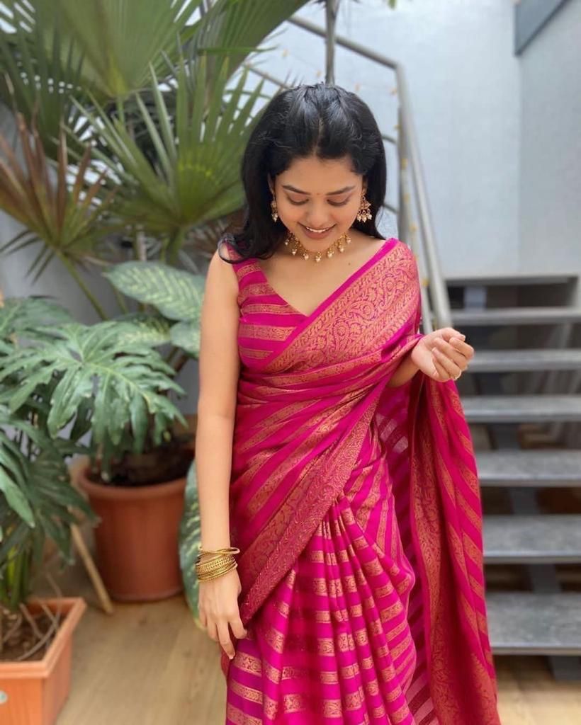 Pink Soft Silk Saree With Excellent Blouse Piece