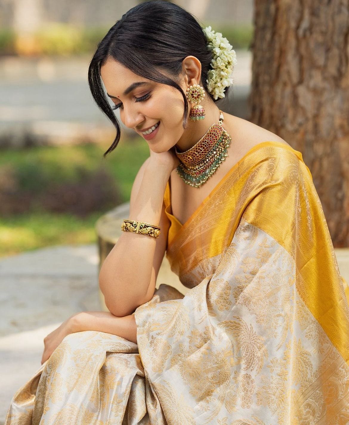 Yellow Soft Silk Saree With Excellent Blouse Piece