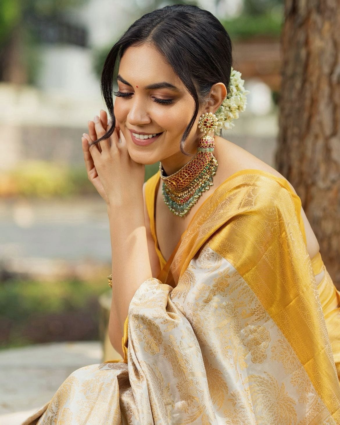 Yellow Soft Silk Saree With Excellent Blouse Piece