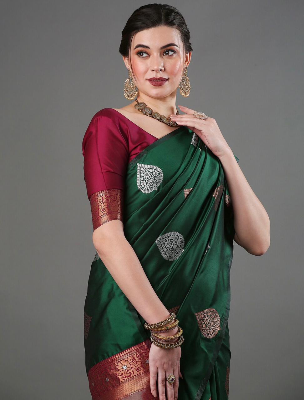 Green Soft Silk Saree With Assemblage Blouse Piece