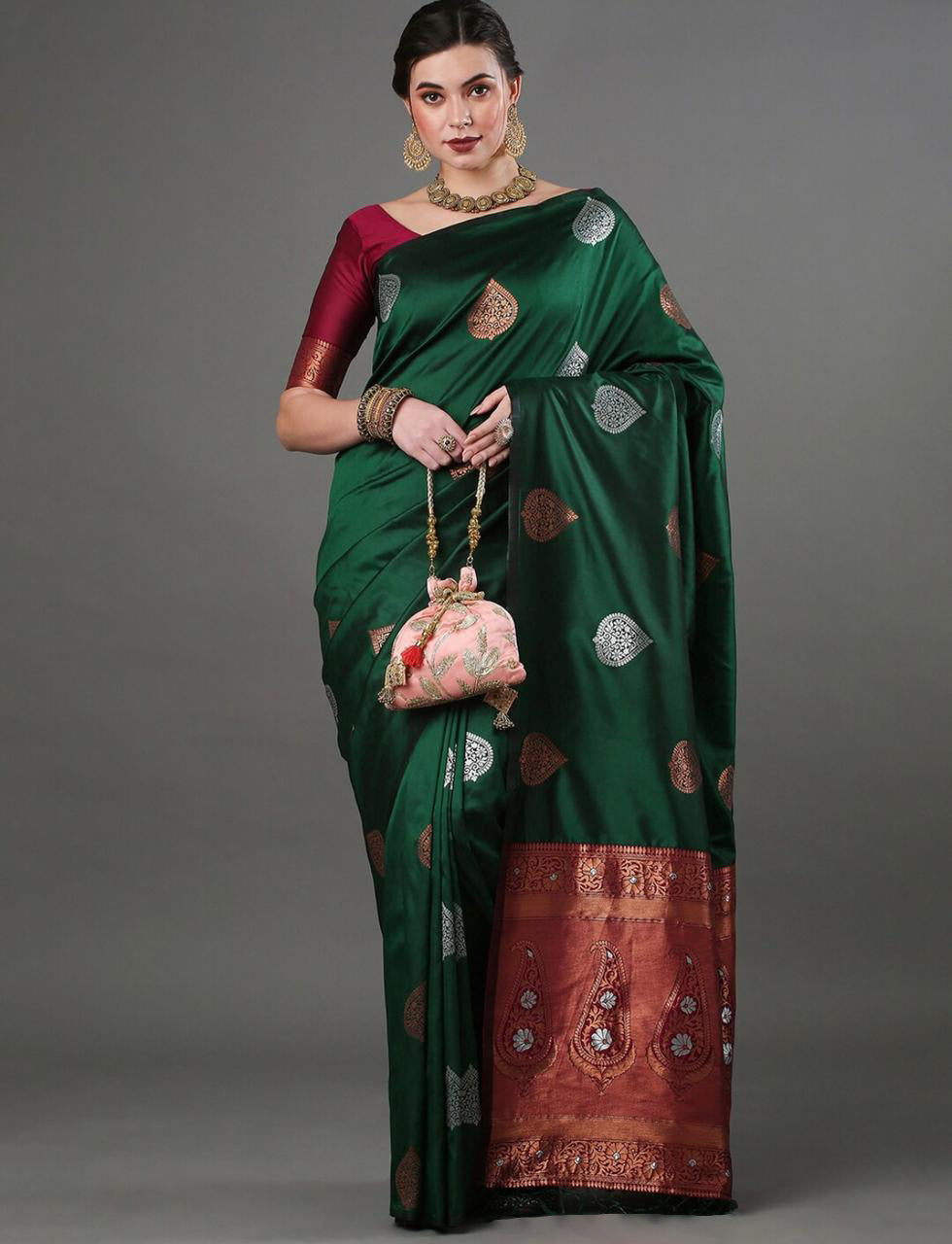 Green Soft Silk Saree With Assemblage Blouse Piece