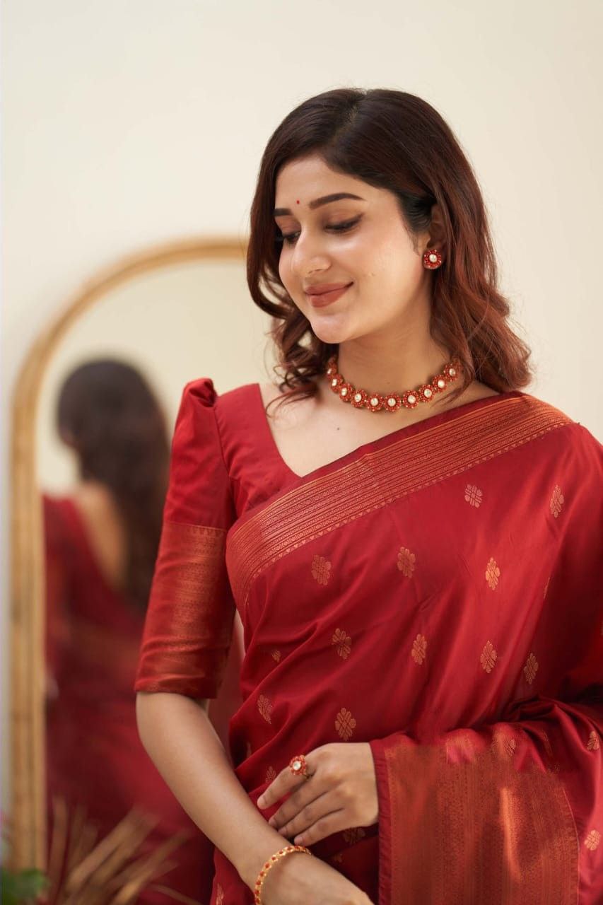 Red Soft Silk Saree With Surreptitious Blouse Piece