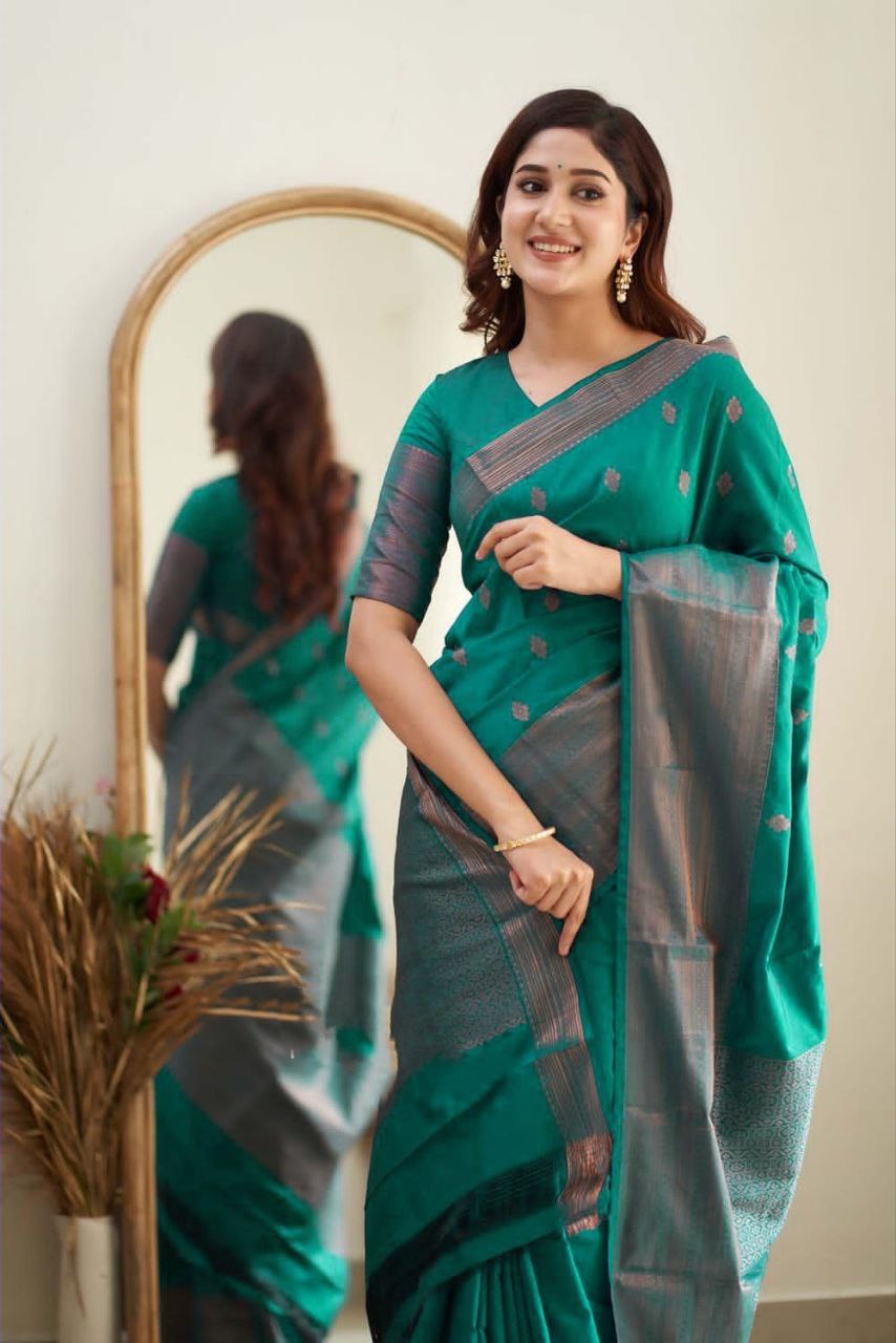 Rama Soft Silk Saree With Surreptitious Blouse Piece