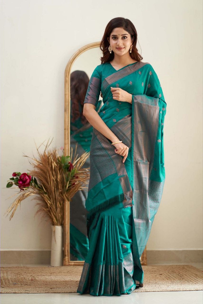 Rama Soft Silk Saree With Surreptitious Blouse Piece