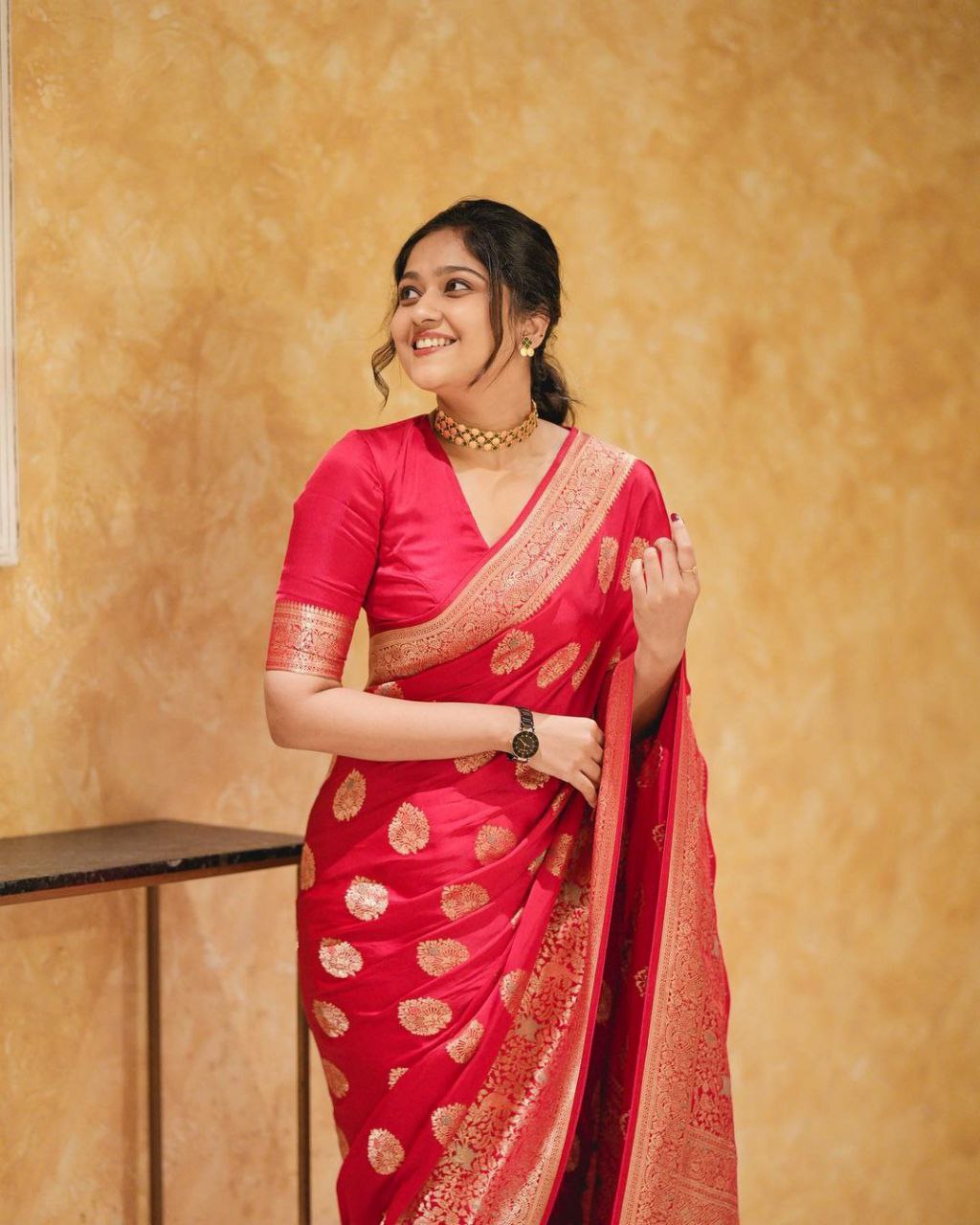 Red Soft Silk Saree With Classic Blouse Piece