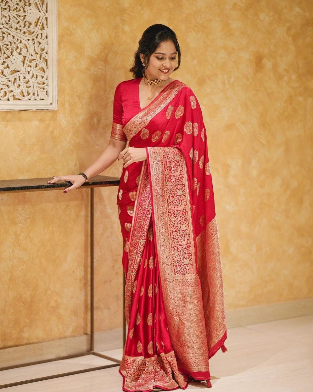 Red Soft Silk Saree With Classic Blouse Piece