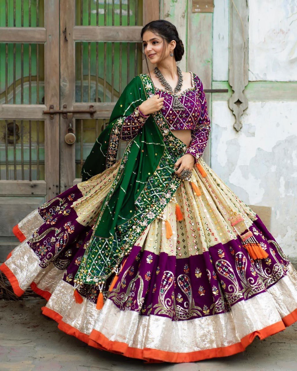 OFFWHITE LENGHA CHOLI WITH REAL MIRROR WORK AND ATTACHED DUPATTA